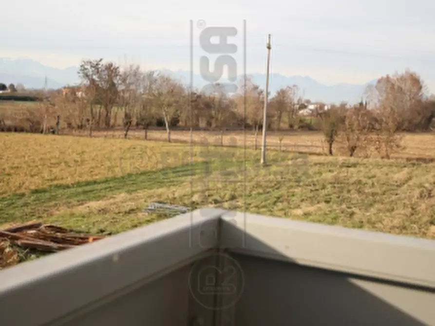 Immagine 2 di Porzione di casa in vendita  a Caldogno