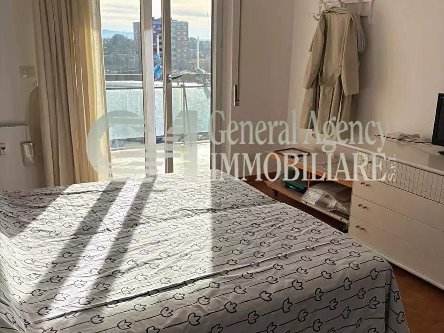 Immagine 23 di Trilocale in affitto  in Via Canton a Roma