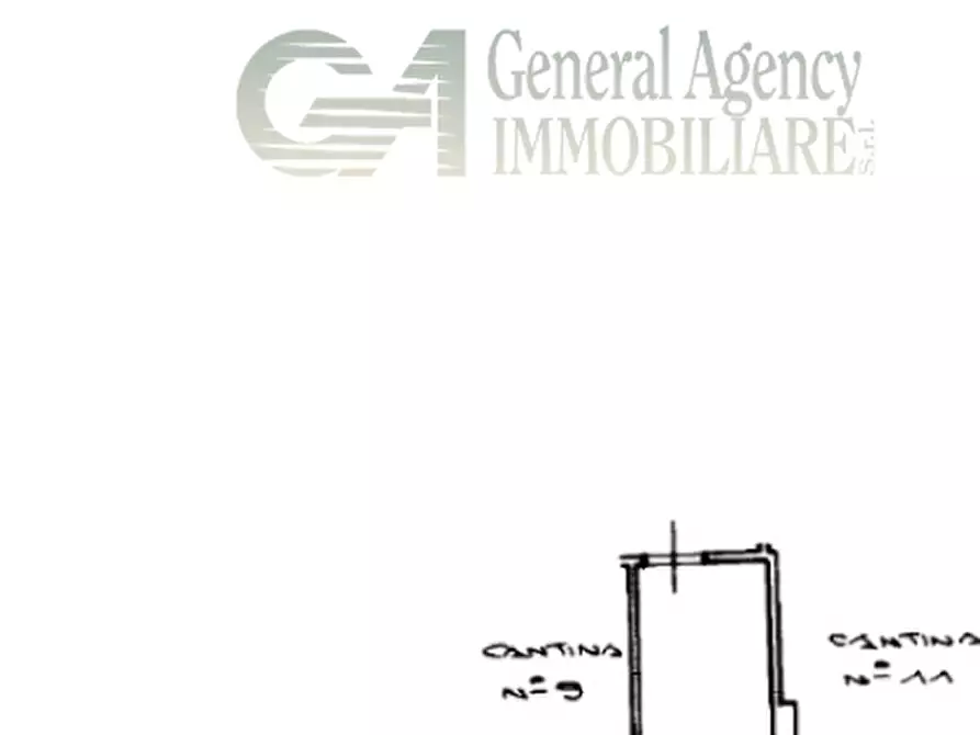 Immagine 8 di Garage in vendita  a Roma