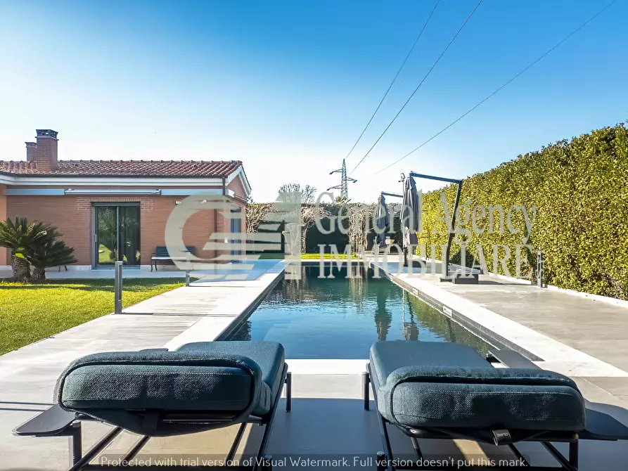 Immagine 35 di Villa in affitto  in Via Mario Mattoli a Roma