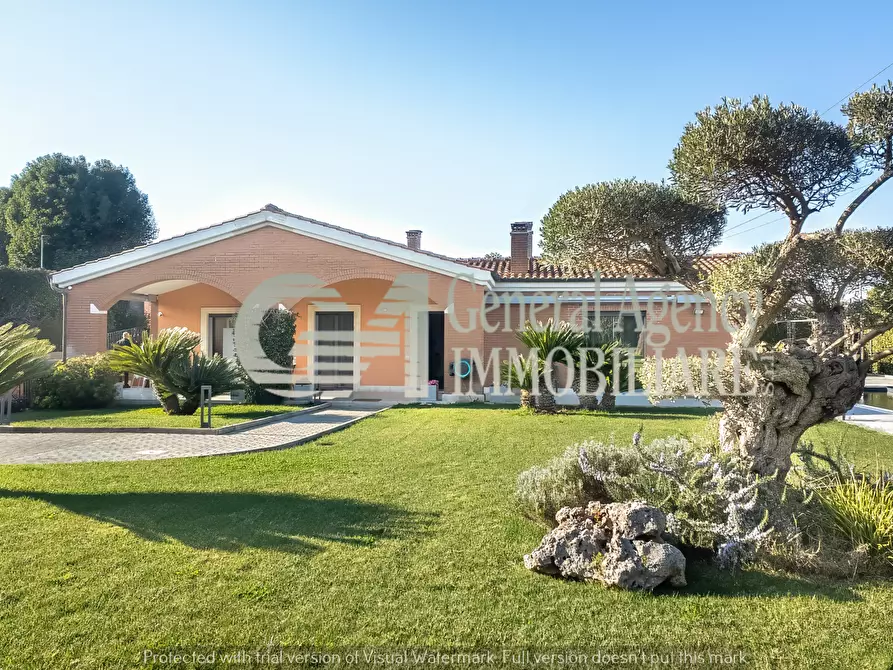 Immagine 3 di Villa in affitto  in Via Mario Mattoli a Roma