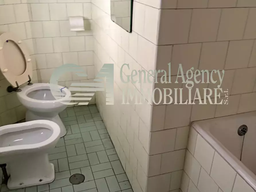 Immagine 86 di Appartamento in vendita  in via guido de ruggiero a Roma