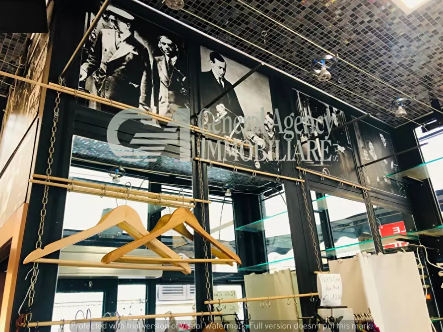 Immagine 9 di Attività commerciale in vendita  in Viale Guglielmo Marconi a Roma