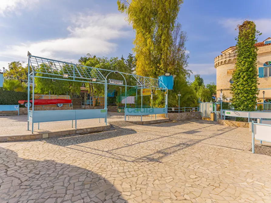 Immagine 28 di Locale commerciale in vendita  in Strada la Grava 16 a Bari