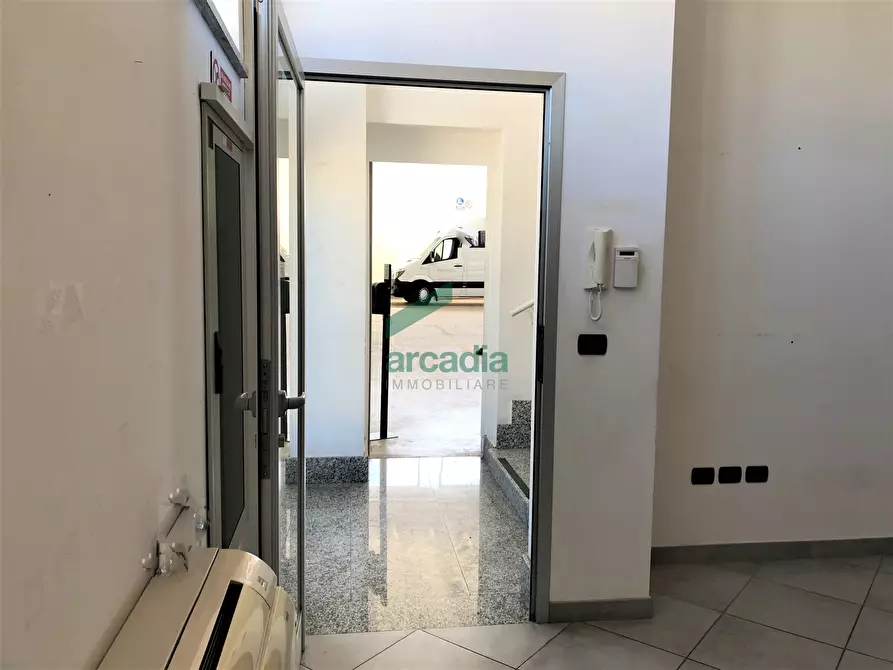 Immagine 21 di Attività artigianale in vendita  in Via delle Magnolie 8 a Modugno