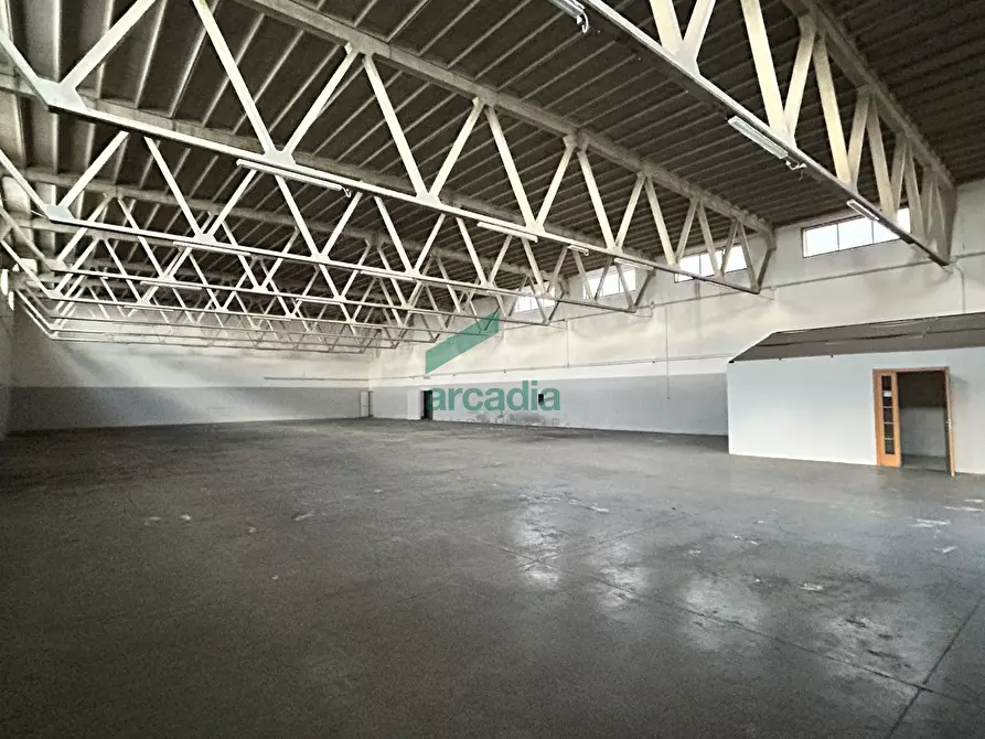 Immagine 7 di Attività artigianale in affitto  in Via Modugno 97 a Bitonto