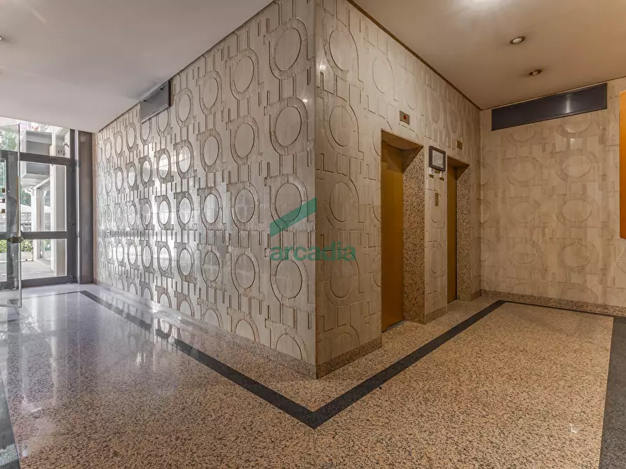 Immagine 38 di Ufficio in vendita  in Via Camillo Rosalba 49 a Bari