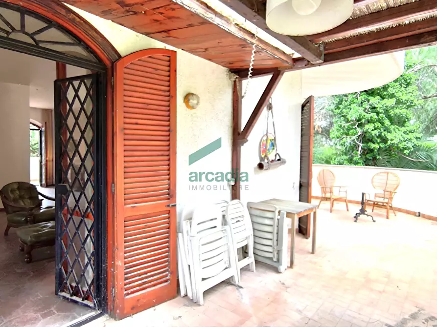 Immagine 30 di Villa in vendita  in Strada Cola di Cagno 32 a Bari