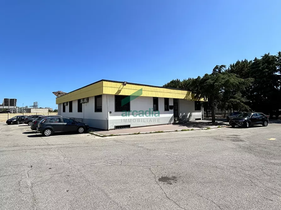 Immagine 24 di Attività artigianale in vendita  in Strada Provinciale Palese-modugno 12 a Modugno