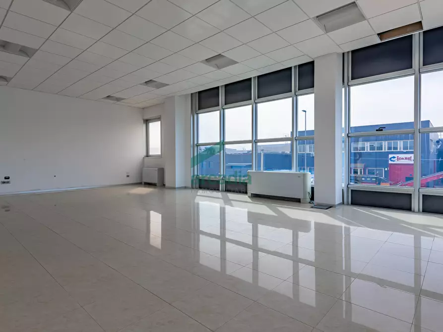 Immagine 21 di Ufficio in affitto  in Largo degli Stagnini 6 a Modugno