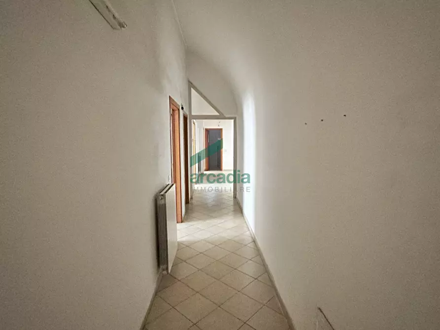 Immagine 14 di Locale commerciale in affitto  in Via Bellino 4 a Bitritto