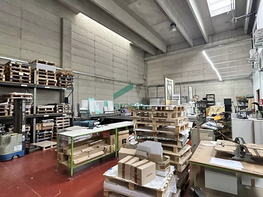 Immagine 7 di Attività artigianale in vendita  in Strada Provinciale 231 a Modugno