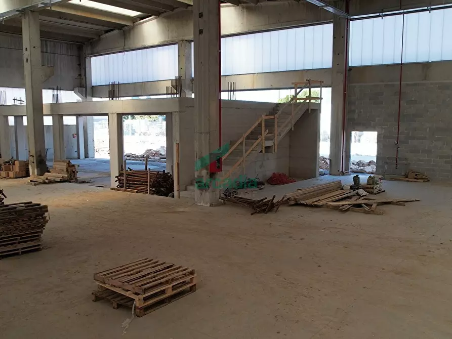 Immagine 13 di Attività artigianale in vendita  in Via delle Violette 12 a Modugno