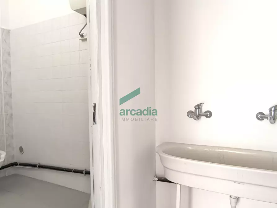 Immagine 9 di Attività artigianale in affitto  in S.S. 16 km 810,800 SN a Triggiano