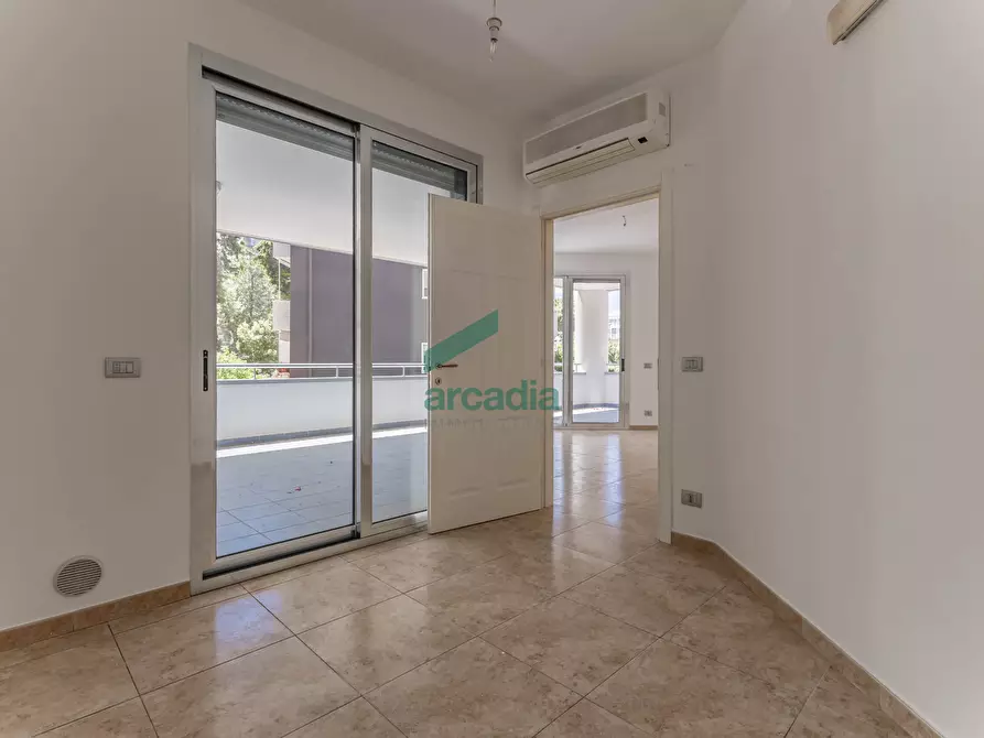 Immagine 57 di Quadrilocale in vendita  in Viale Louis Pasteur 15A a Bari