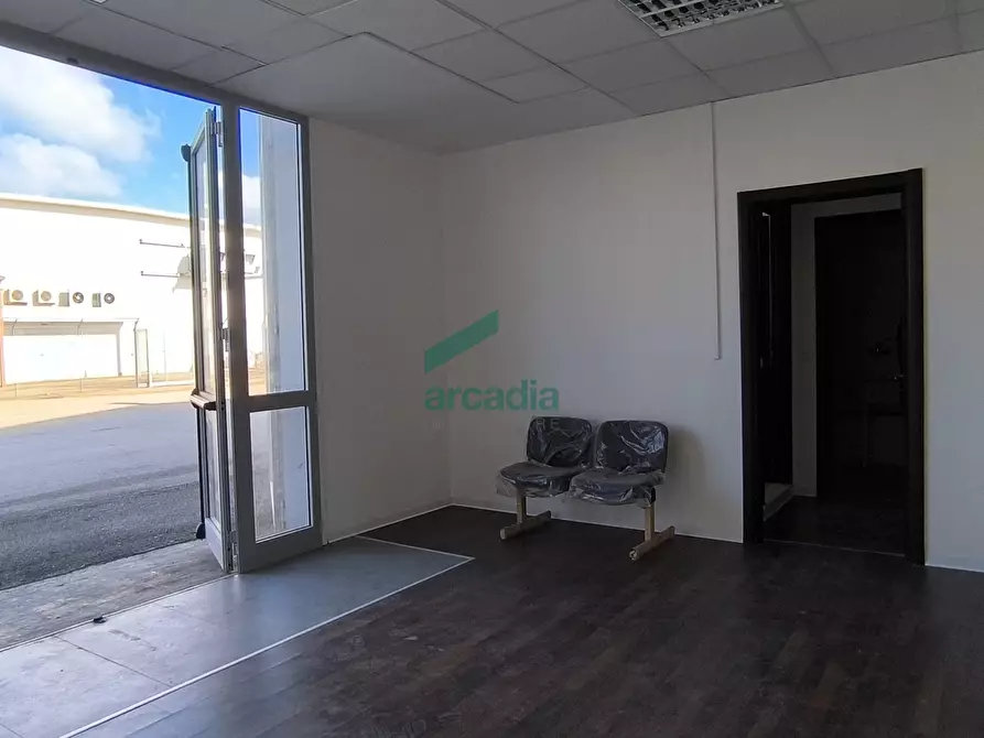 Immagine 22 di Attività artigianale in affitto  in S.S. 16 km 810,800 SN a Triggiano