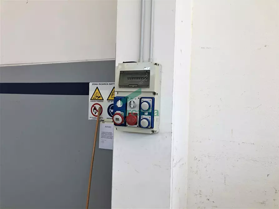 Immagine 26 di Attività artigianale in vendita  in Via delle Magnolie 8 a Modugno