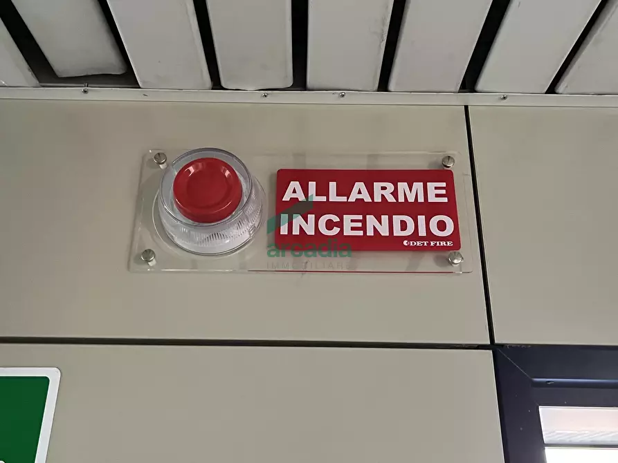 Immagine 14 di Ufficio in affitto  in Via Sette Pietro 4 a Bari