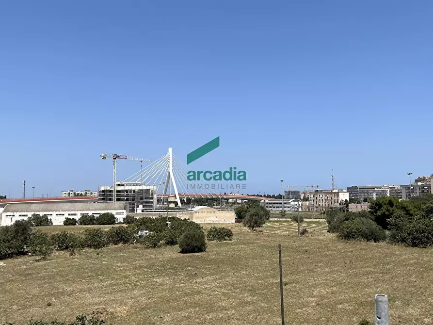 Immagine 19 di Trilocale in vendita  in Via Giuseppe Sangiorgi 2 a Bari