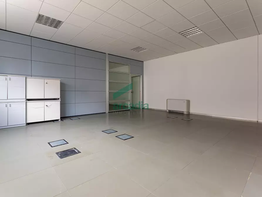 Immagine 13 di Ufficio in affitto  in Largo degli Stagnini 6 a Modugno