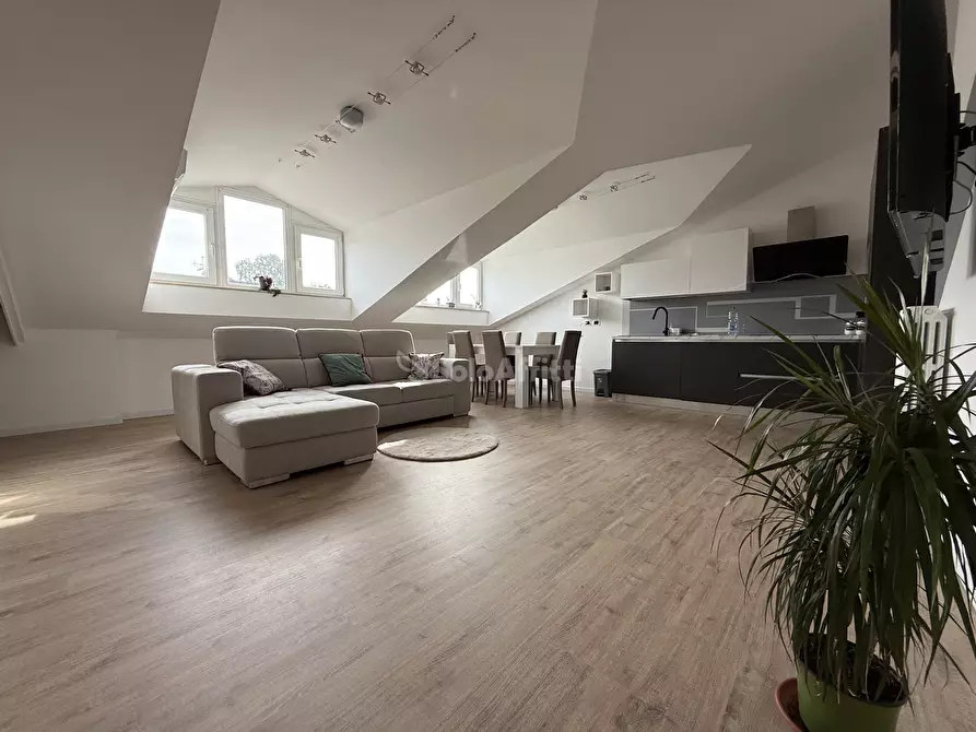 Immagine 1 di Attico in affitto  in Via carlopisacane 22 a Catanzaro