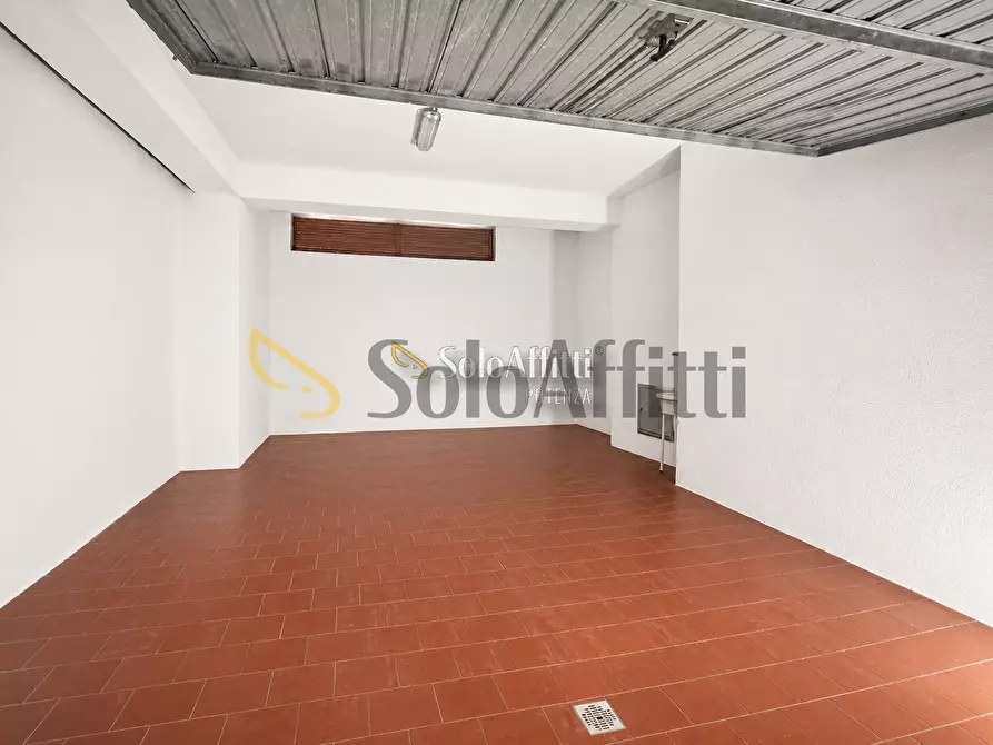 Immagine 28 di Pentalocale in affitto  in Via delle Medaglie Olimpiche 2 a Potenza