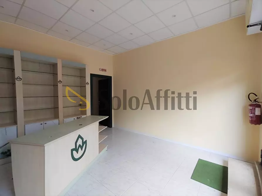 Immagine 4 di Locale commerciale in affitto  in Via della Pisana a Roma