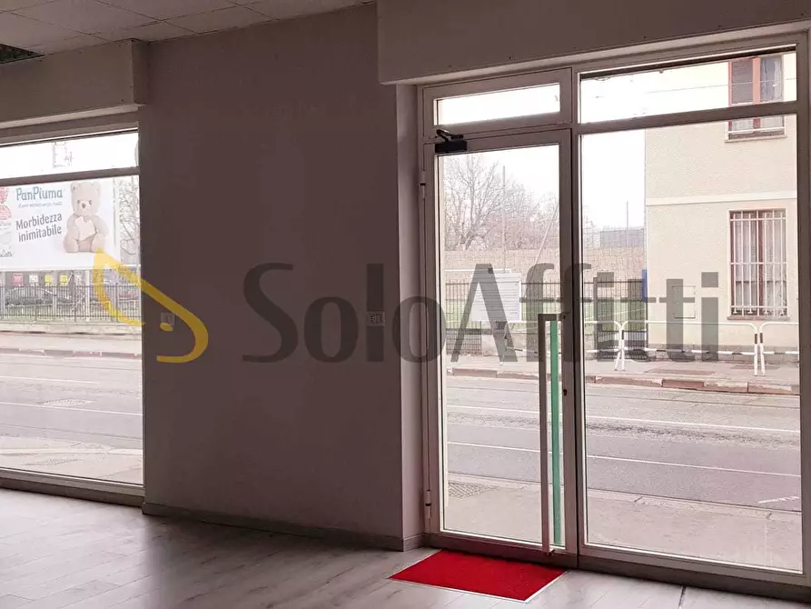 Immagine 1 di Locale commerciale in affitto  in VIA PASSO BUOLE 79 a Torino