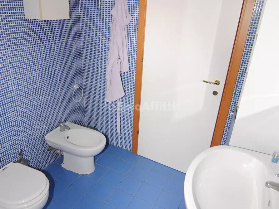 Immagine 9 di Trilocale in affitto  a Livorno