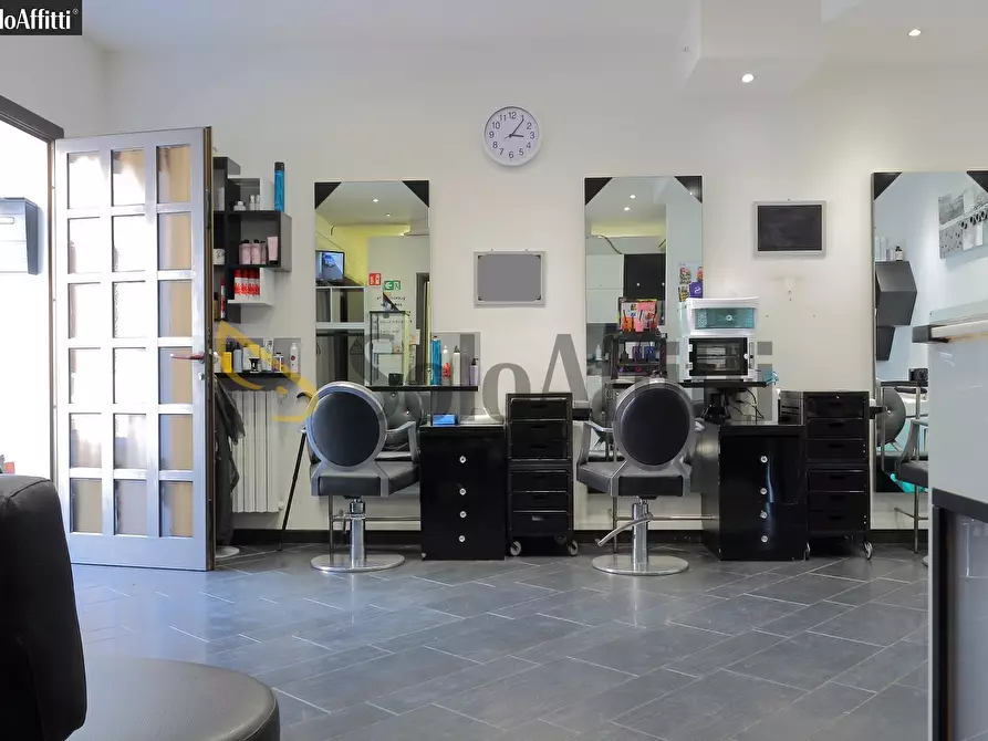 Immagine 1 di Locale commerciale in affitto  in Via Bengasi 43 a Desio