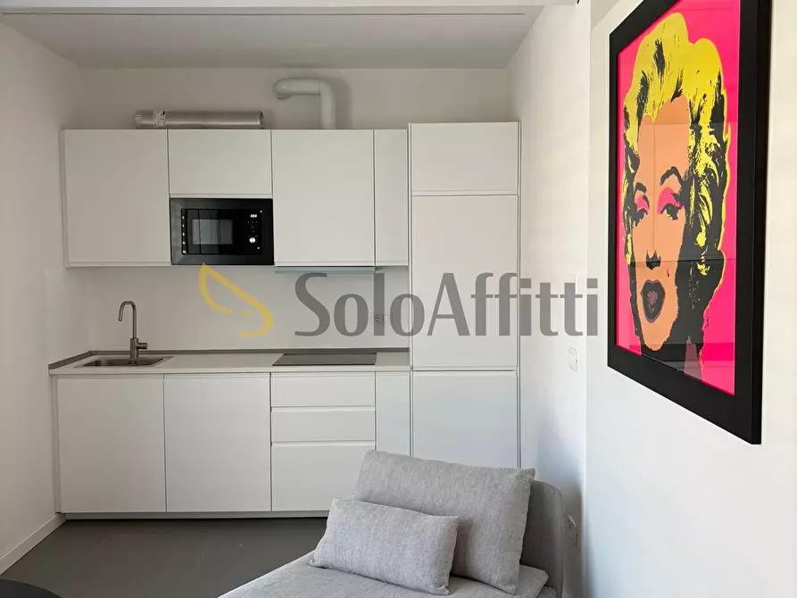 Immagine 2 di Loft/Open space in affitto  in Viale Milano 9 a Rimini
