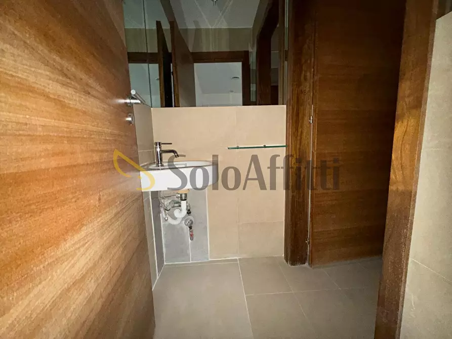 Immagine 13 di Locale commerciale in affitto  in Via Renato Iaselli 11 a Caserta