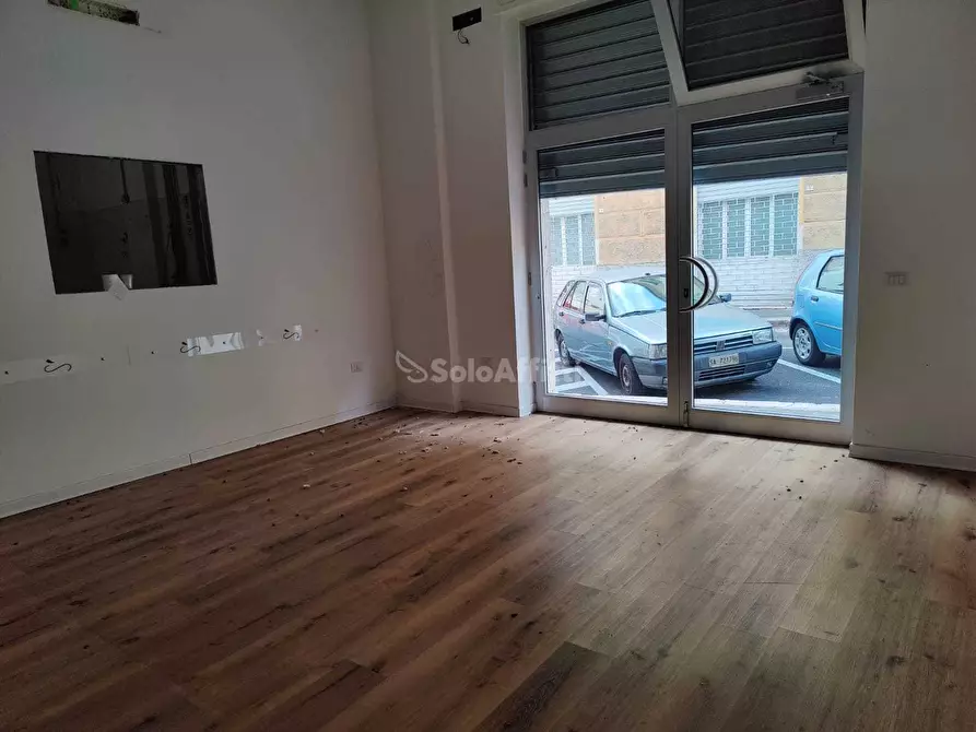 Immagine 2 di Attività commerciale in affitto  in Via Ignazio Lodato 88-10 a Eboli