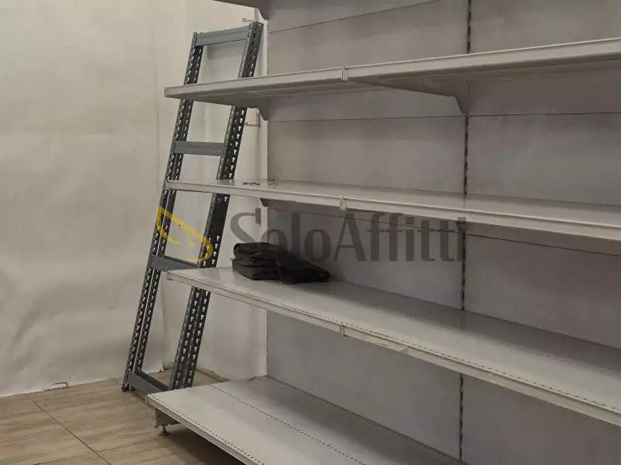 Immagine 29 di Locale commerciale in affitto  in Via Luigi Cibrario 46 bis/A a Torino