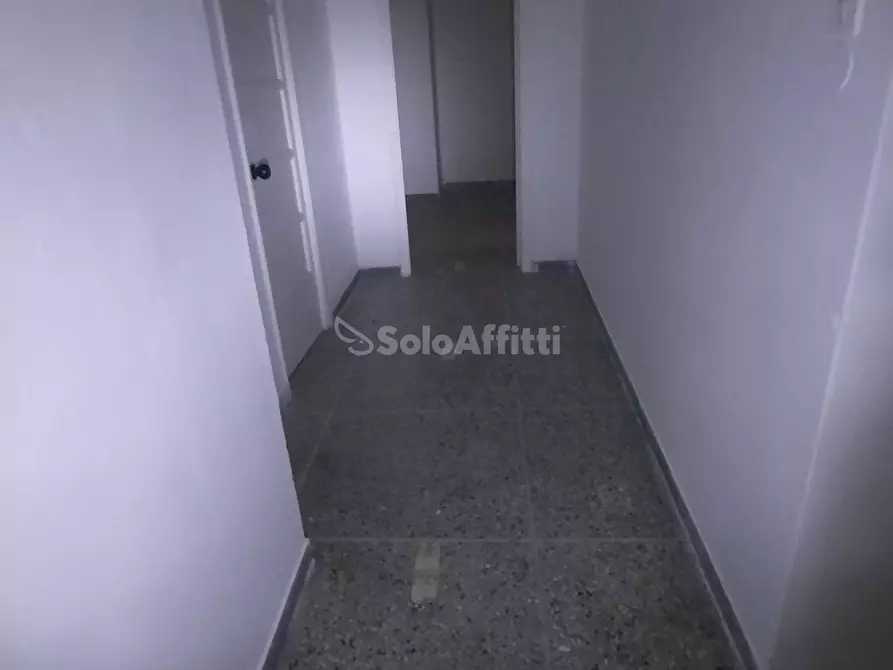 Immagine 7 di Ufficio in affitto  a Livorno