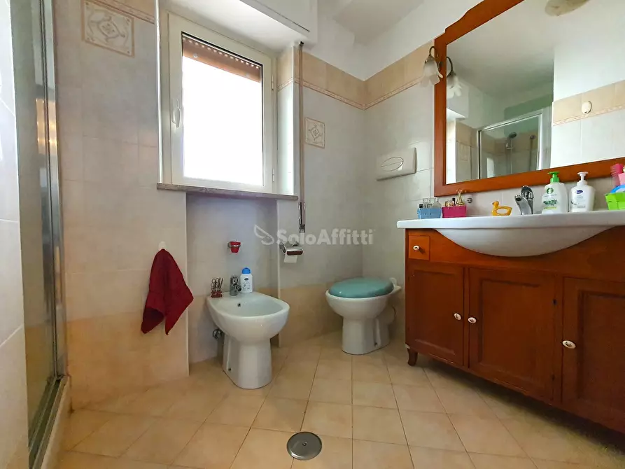 Immagine 14 di Trilocale in affitto  a Catanzaro