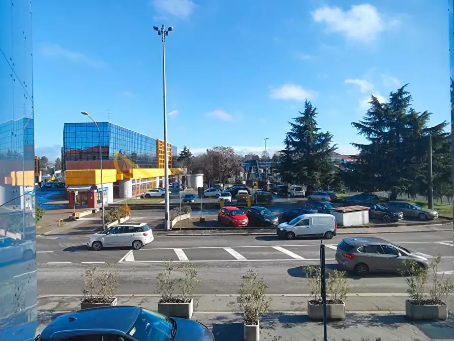 Immagine 21 di Ufficio in affitto  a Gallarate