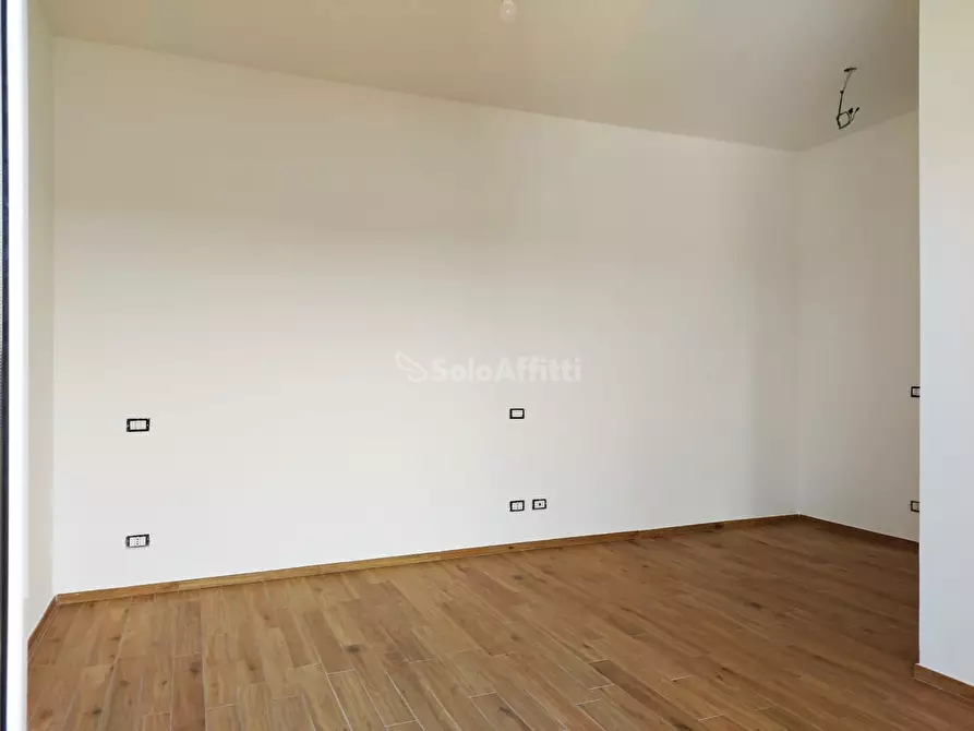 Immagine 28 di Trilocale in affitto  in Via del Castello a Roma