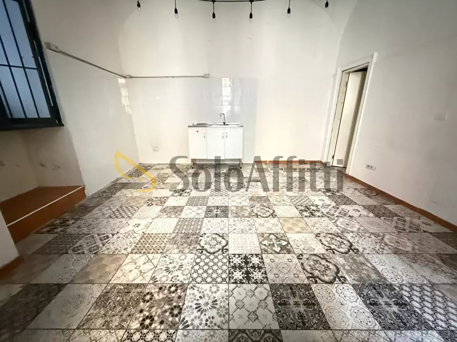 Immagine 12 di Locale commerciale in affitto  in Via San Carlo 126 a Caserta