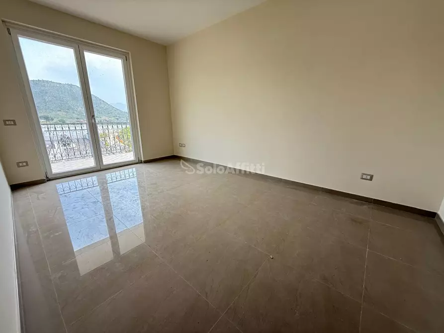 Immagine 25 di Ufficio in affitto  in Via Forche Caudine a Maddaloni