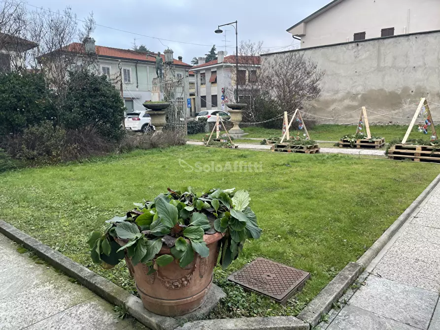 Immagine 15 di Locale commerciale in affitto  in Piazza Baracca 18 a Buscate