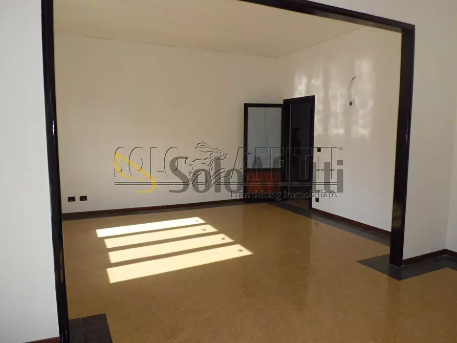 Immagine 5 di Quadrilocale in affitto  in Viale libertà a Pavia