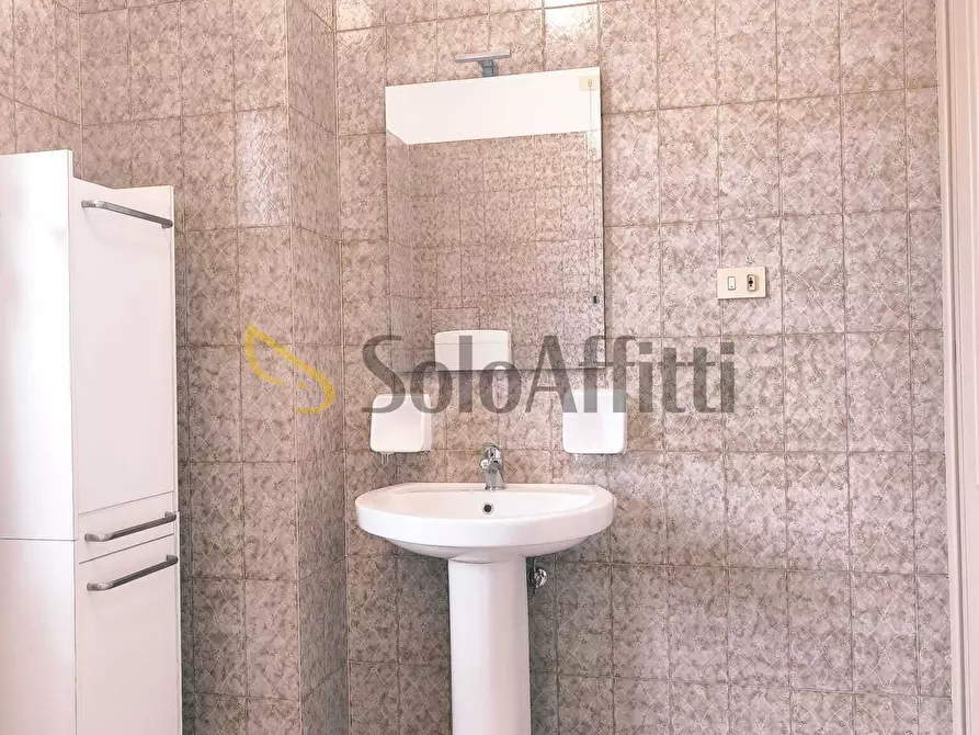 Immagine 17 di Quadrilocale in affitto  in Via Tolmino 43 a Torino