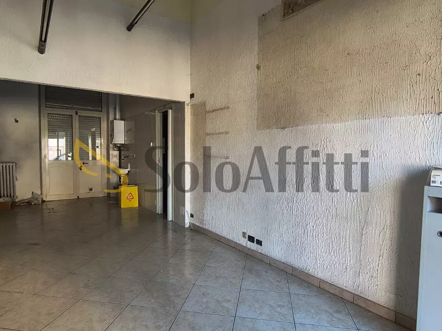Immagine 7 di Locale commerciale in affitto  a Orbassano