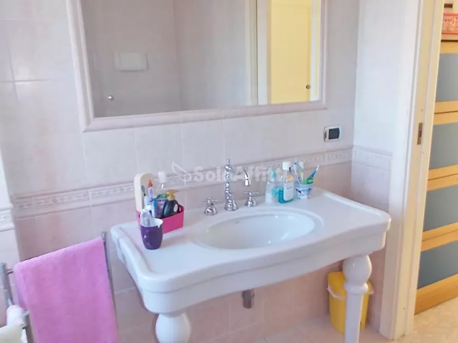 Immagine 9 di Stanza singola in affitto  a Catanzaro