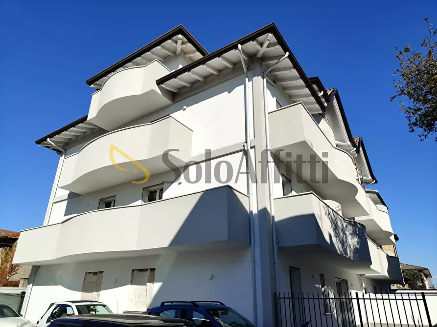 Immagine 16 di Quadrilocale in affitto  a Magnago