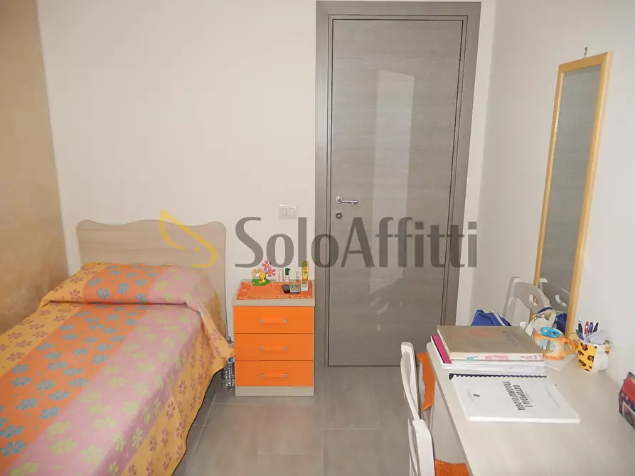 Immagine 6 di Stanza singola in affitto  a Catanzaro