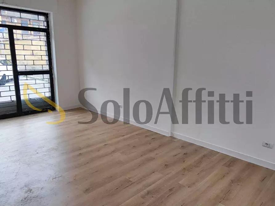 Immagine 1 di Locale commerciale in affitto  in Via Monte Santo 3 a Cinisello Balsamo