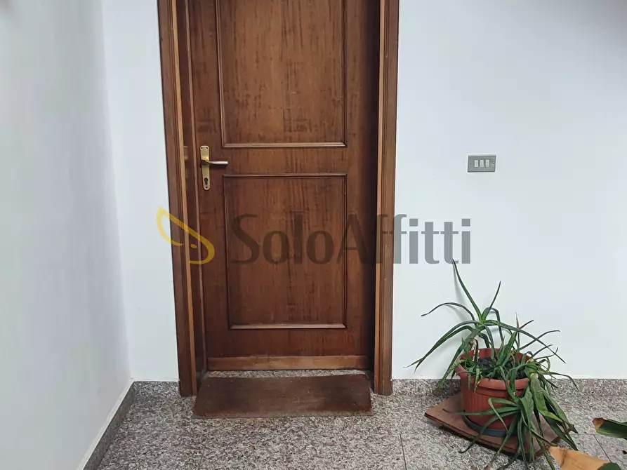 Immagine 8 di Bilocale in affitto  a Lipomo