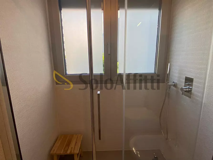 Immagine 27 di Quadrilocale in affitto  in Viale dei Mille 1 a Riccione